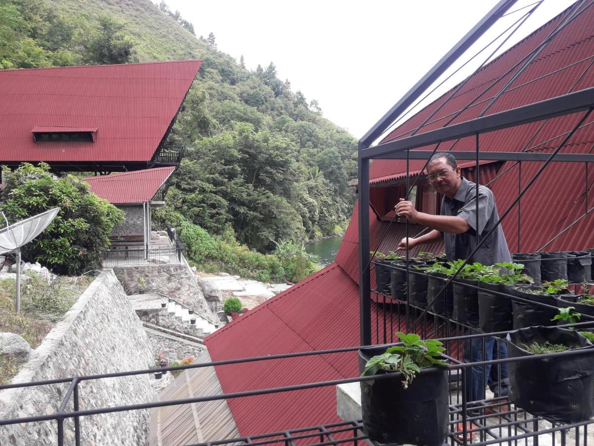 Pondok Berata Dapdap Balige Exteriör bild