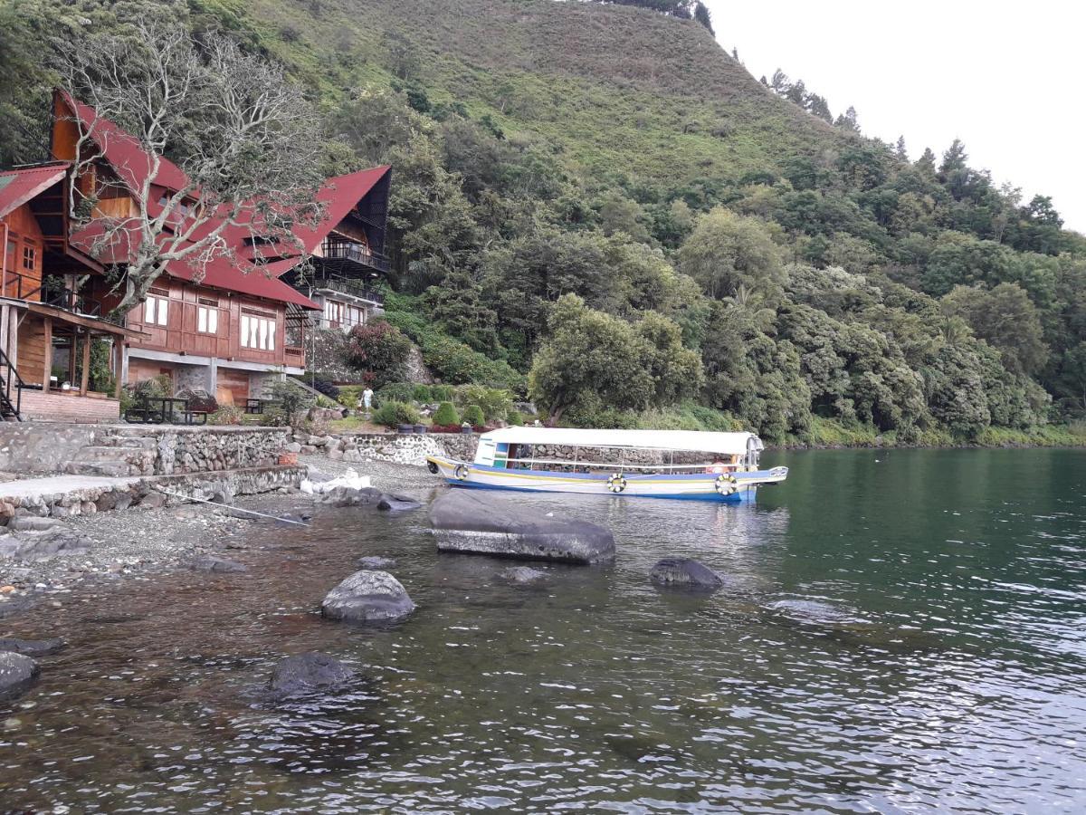 Pondok Berata Dapdap Balige Exteriör bild