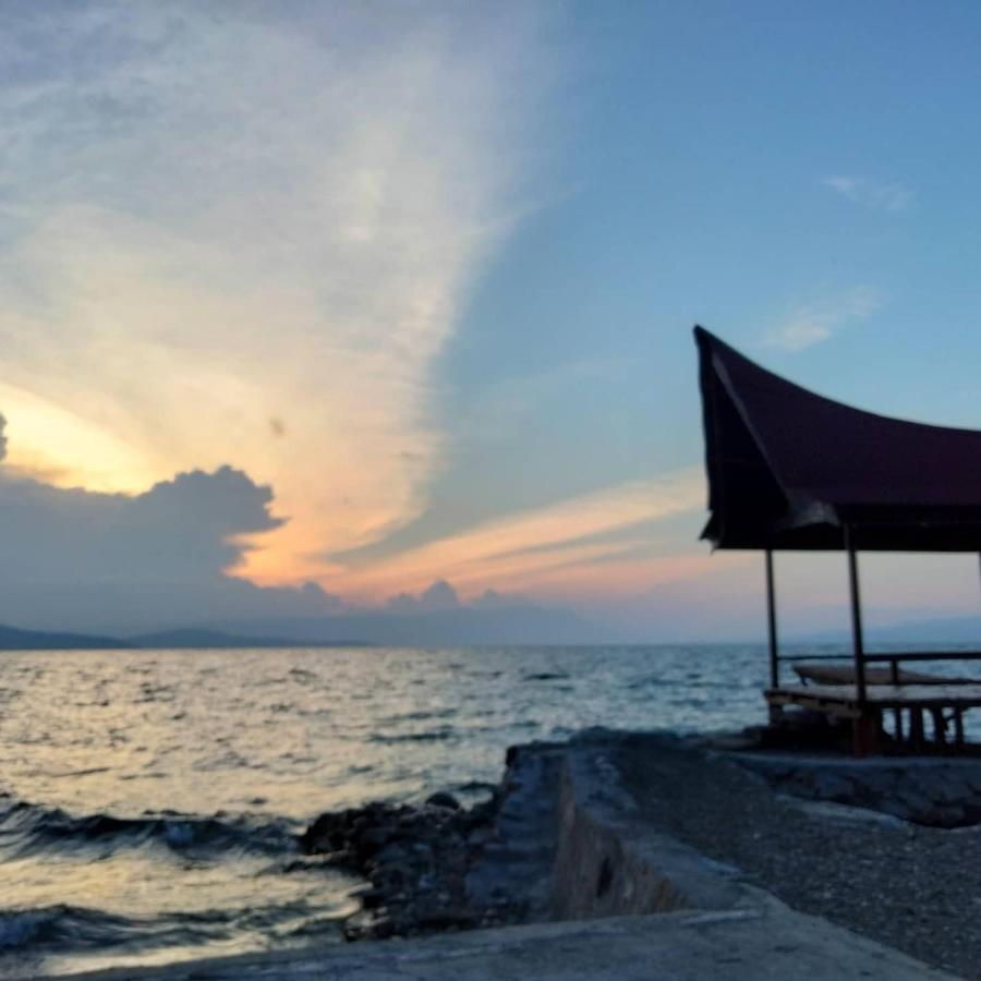 Pondok Berata Dapdap Balige Exteriör bild